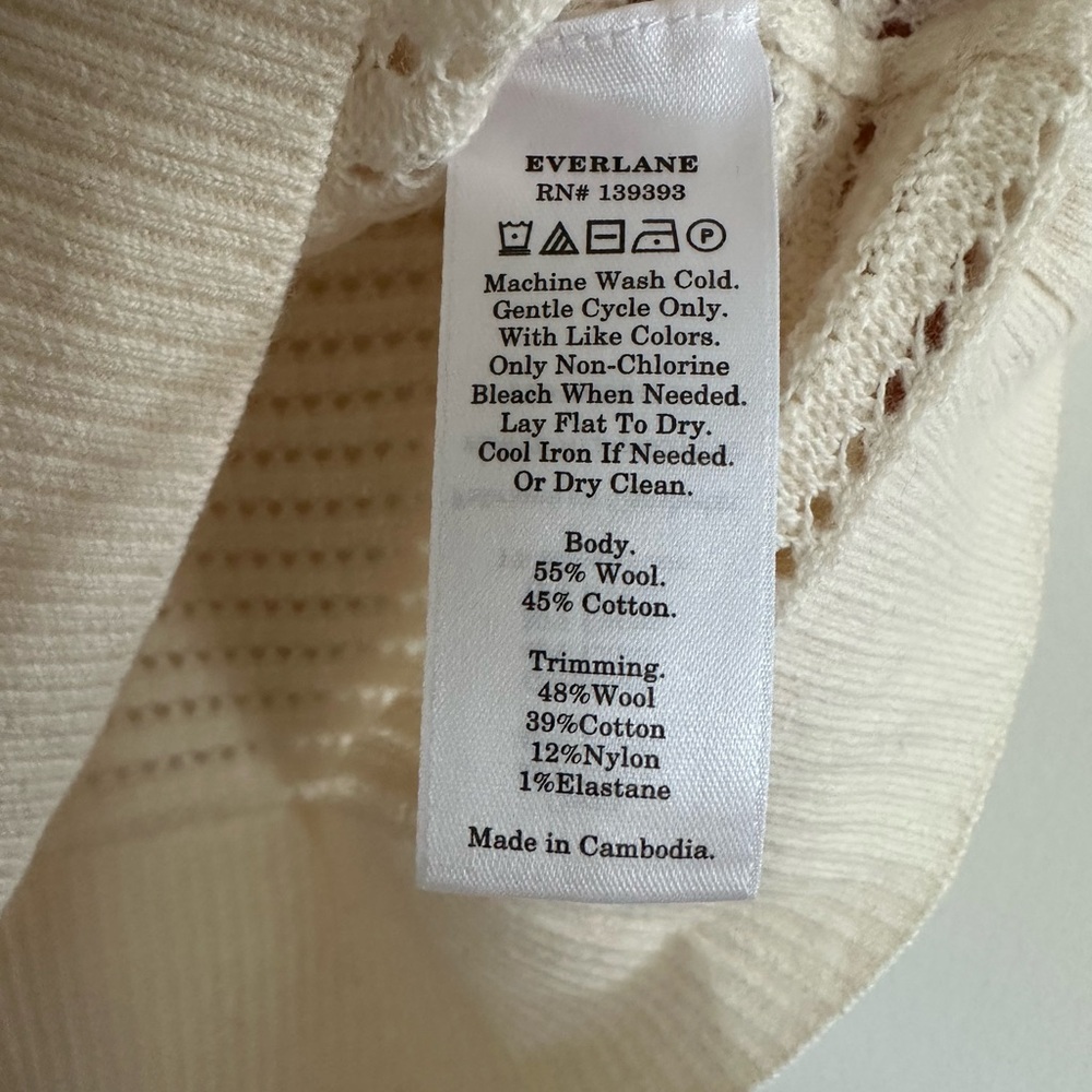 Everlane Cream V-Neck Sweater - Picture 2 of 5